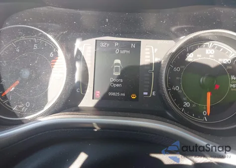 2018 Jeep Cherokee Latitude Plus Fwd z USA, uszkodzony, nr VIN 1C4PJLLB4JD503972